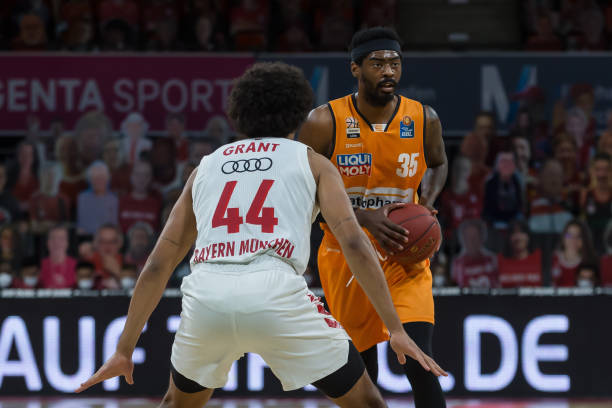 有评论指出 有评论指出