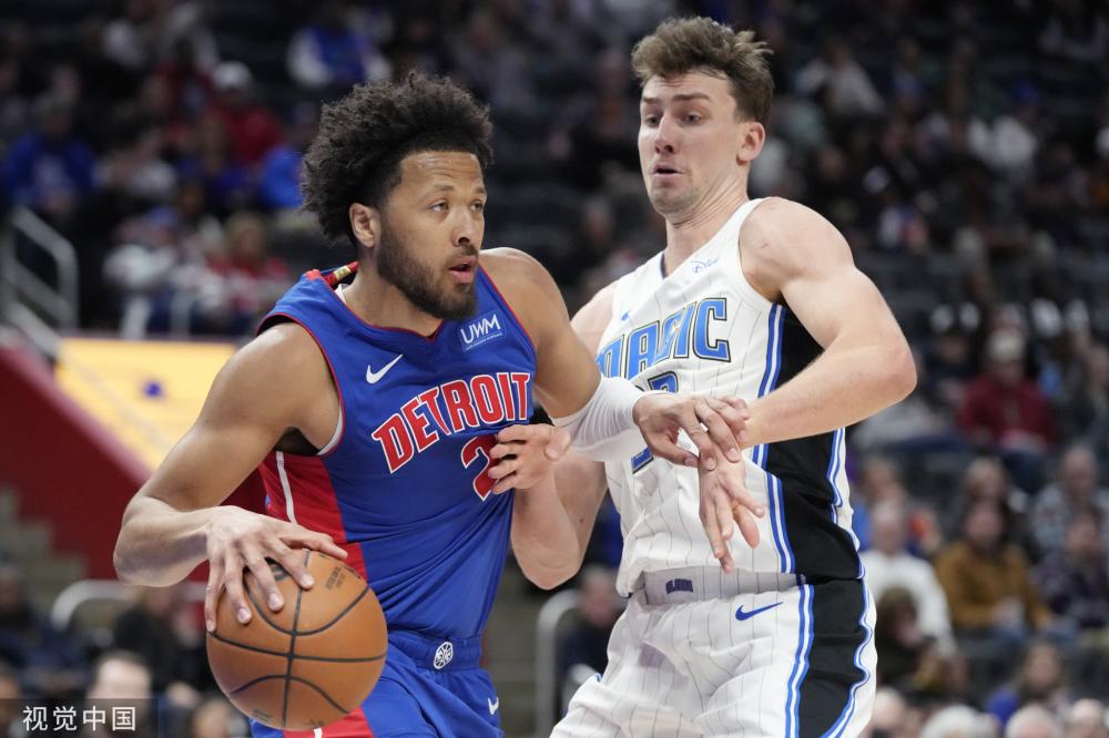 肩出现在阅 肩出现在阅